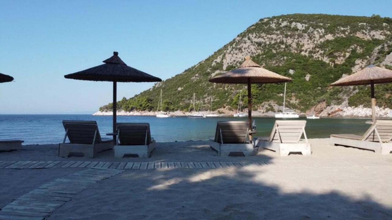 Limnonari Beach Rooms Città di Skopelos Esterno foto