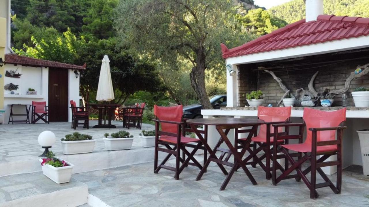 Limnonari Beach Rooms Città di Skopelos Esterno foto